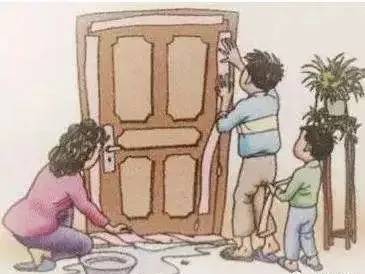 楼下起火楼上需要往下跑吗,楼下着火了往上跑还是往下跑