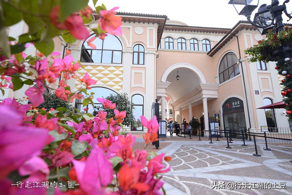 上海佛罗伦萨小镇，奥特莱斯世界名品购物中心，中国奢侈品领导者