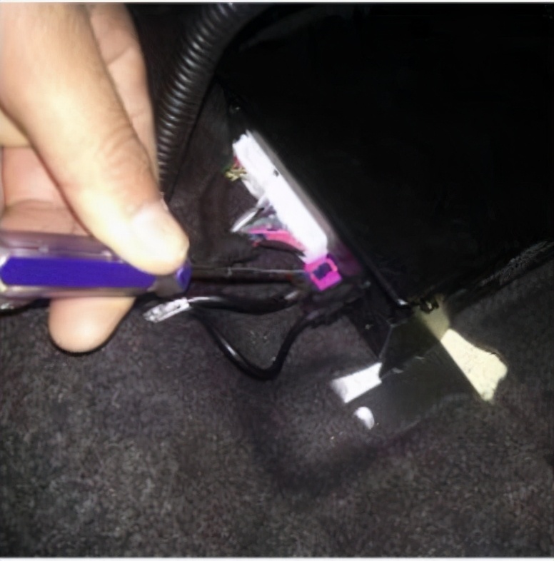 比亚迪宋酷狗播放不了,比亚迪宋大屏黑屏没反应