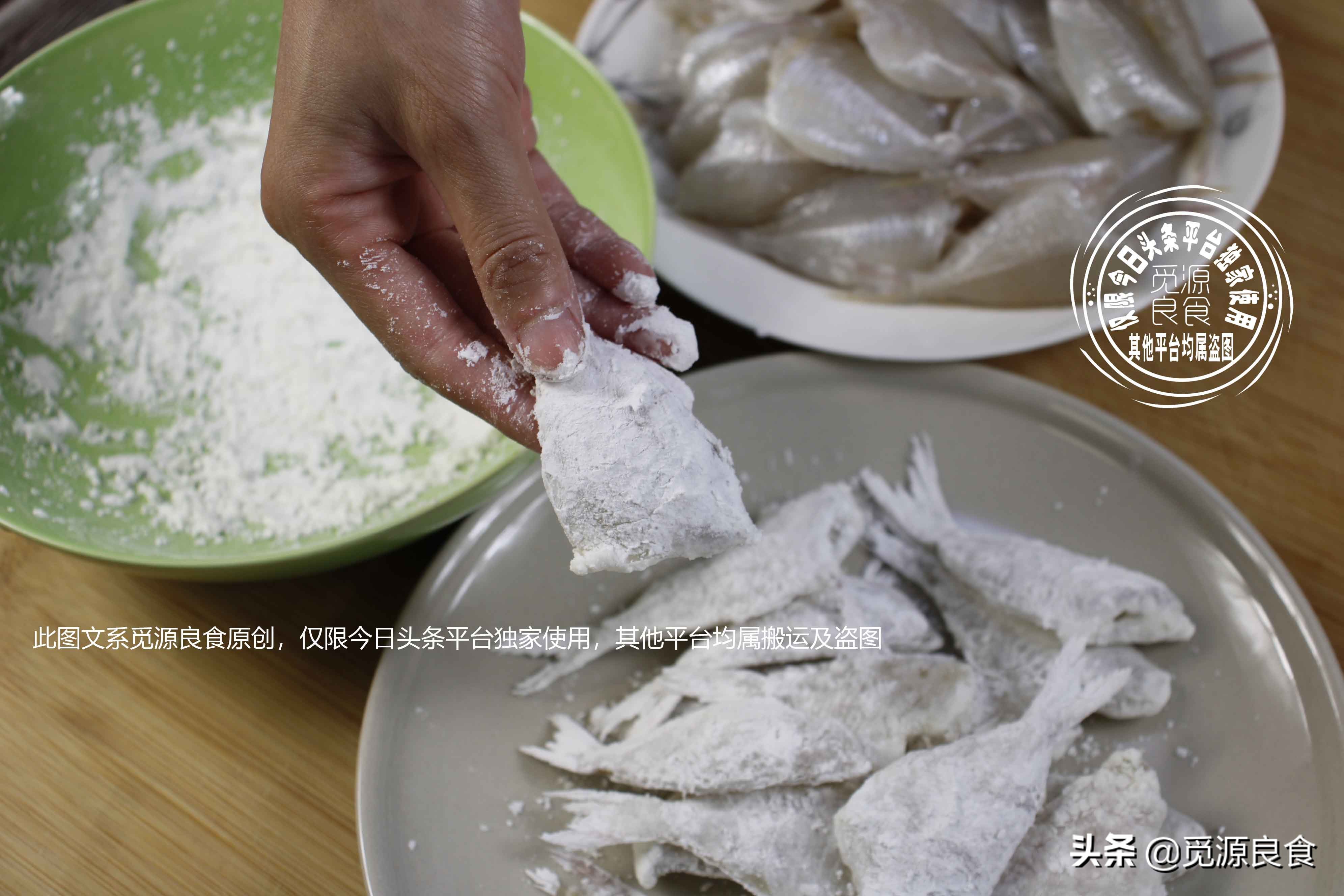 30条剥皮鱼，半碗大蒜头，教你特简单的做法，出锅比小龙虾还美味