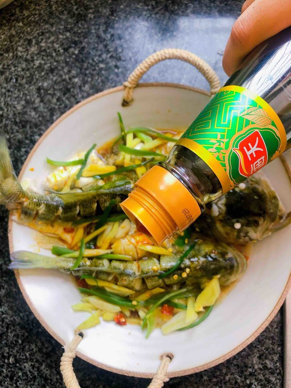 蒸鱼豉油蒸鲈鱼的做法,豉汁蒸鲈鱼的正确做法