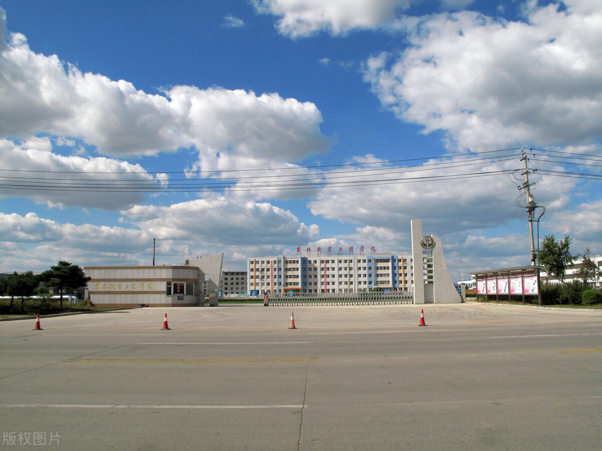 厌学如何正确引导逃课,面对叛逆期不肯上课的孩子
