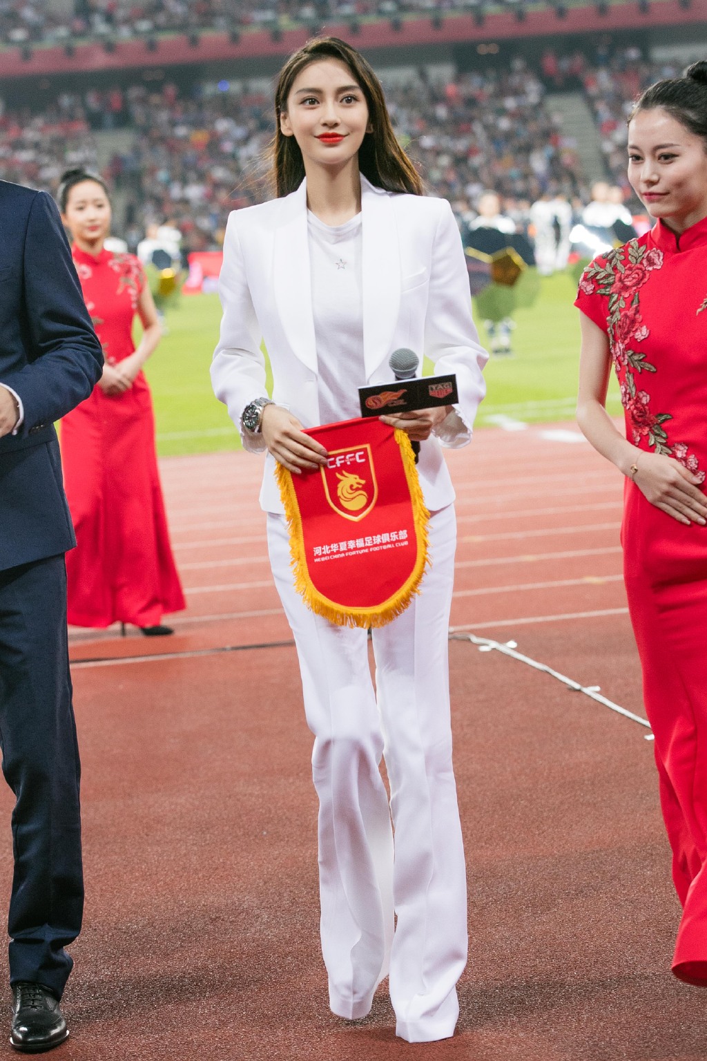 杨颖颜值高身材好,杨颖最新身高