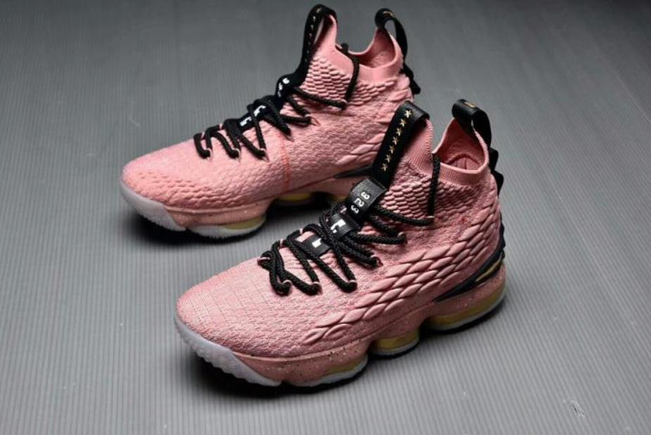 这就是你想要的球鞋“踩屎感”？缓震科技哪家强，弹软轻盈助飞翔