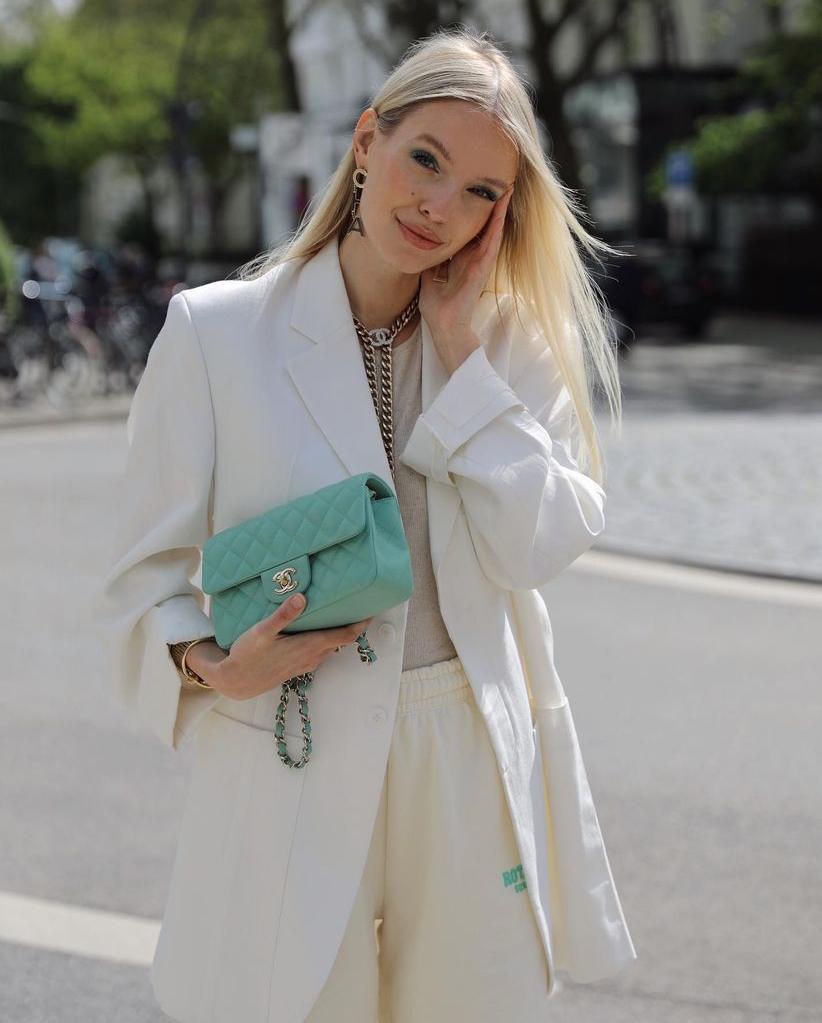 时尚玩转色彩让你轻松穿搭不出错 (100例经典色彩搭配穿搭)