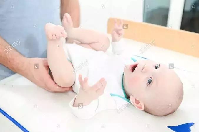 换纸尿裤的5种错误,宝妈们要给孩子及时更换纸尿裤