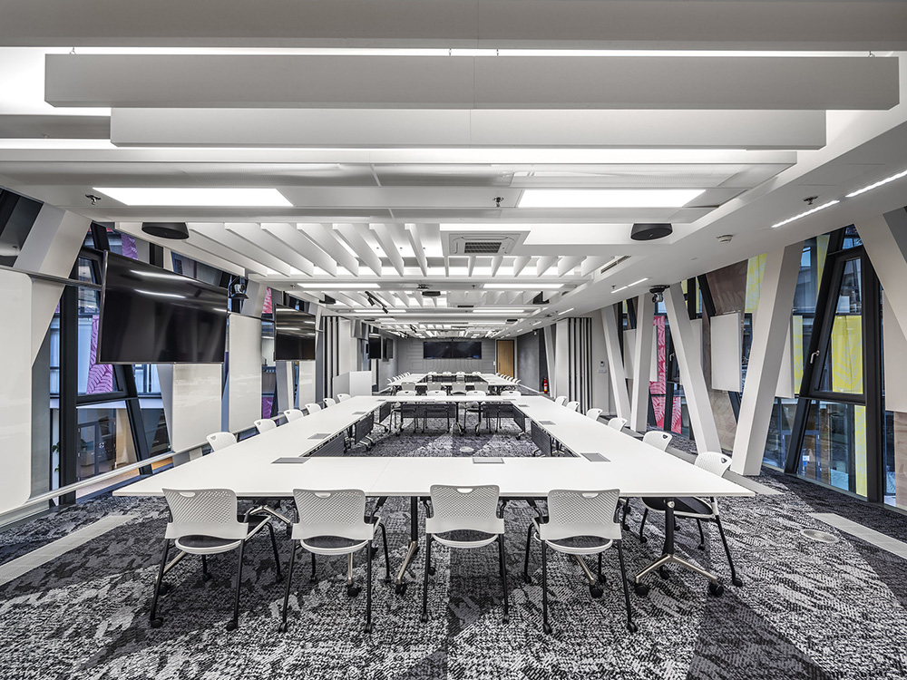 活力摩登科技公司PureStorage布拉格办公设计欣赏