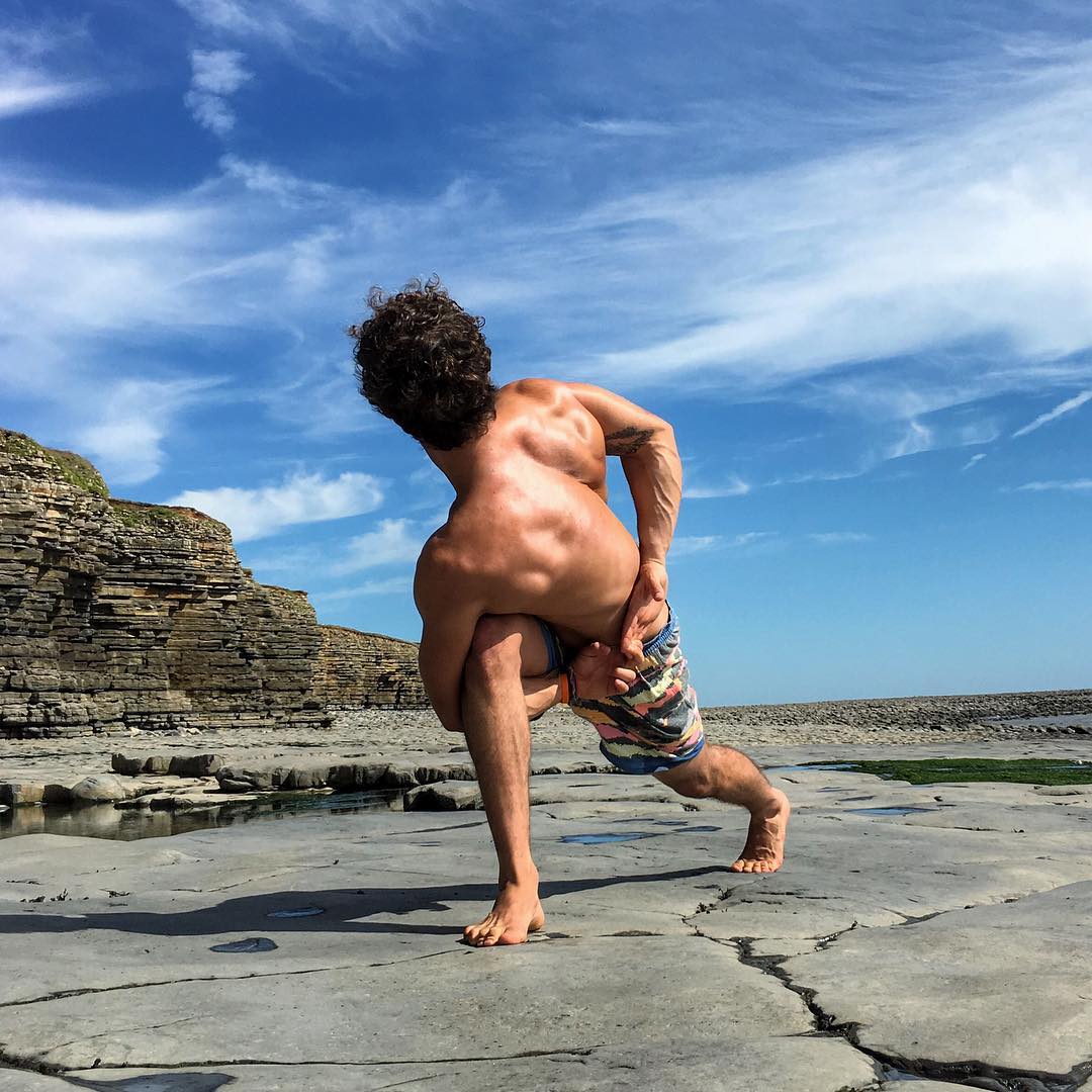 瑜伽哪个体式改善静脉曲张,小腿静脉曲张怎么改善