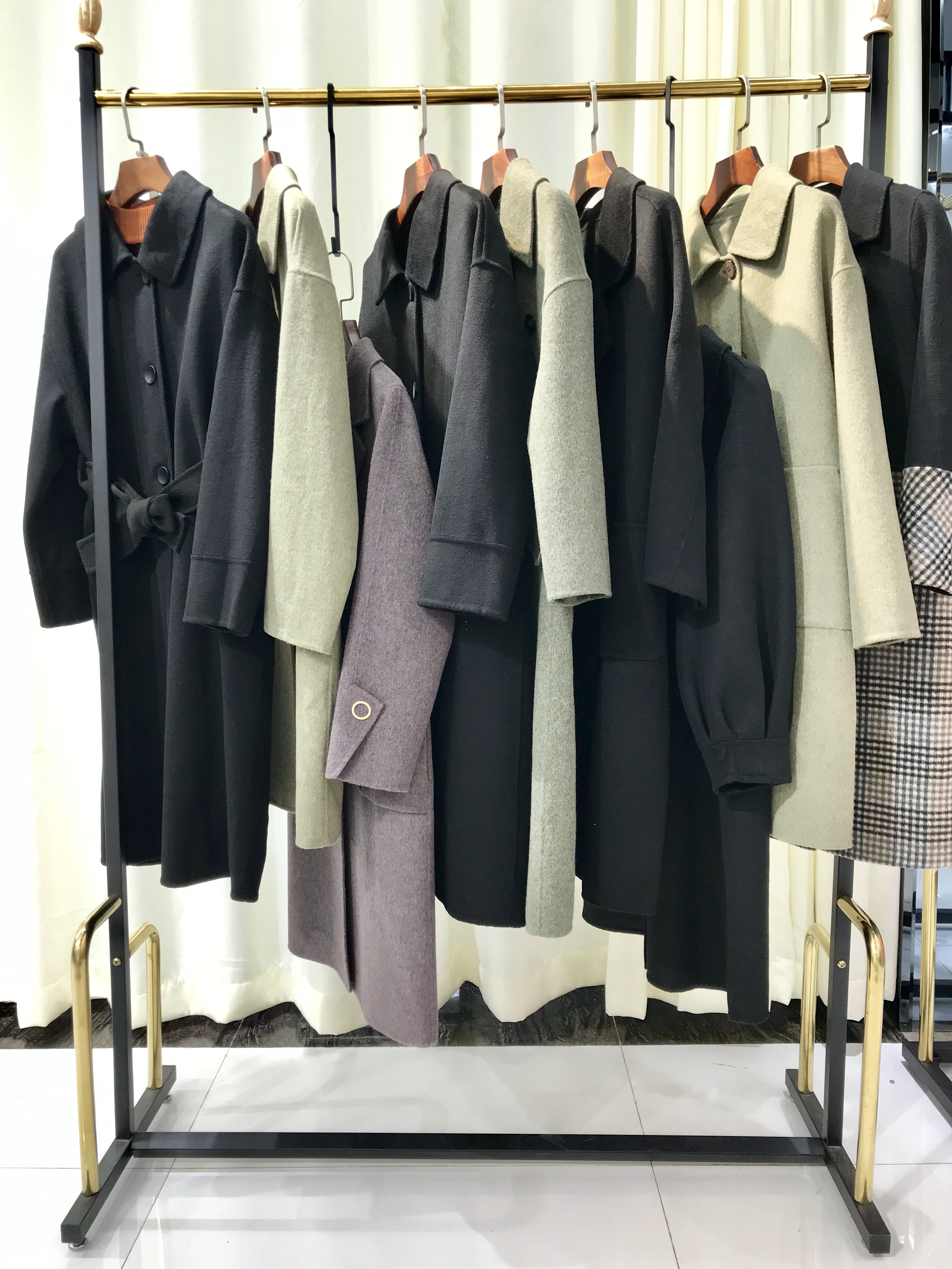 广州双面羊绒大衣清仓,广州正品双面羊绒大衣批发