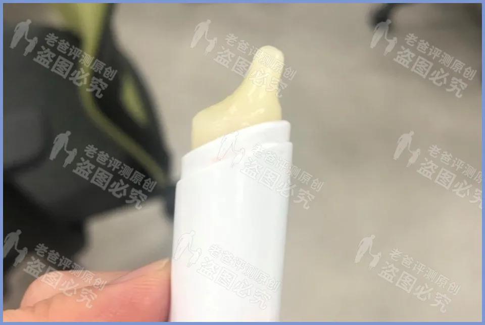 为什么天天涂唇膏嘴巴还是干,涂唇膏后嘴唇干怎么办