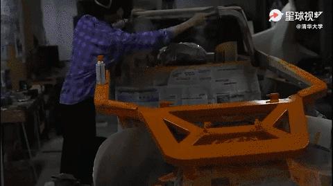 清华硕士造出全地形车,外国小伙DIY特斯拉越野车,谁更硬核?