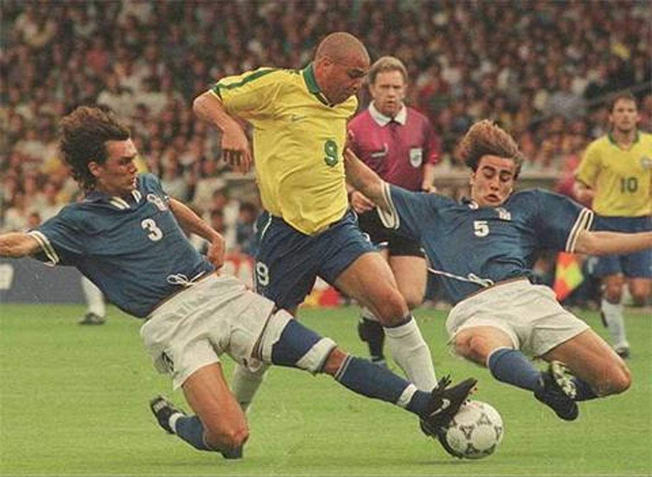 大罗能比过梅西吗,足球大罗评价c罗