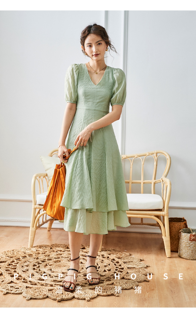 每个女人都需要一条印花裙！如姚晨、白宇一般，美成一道风景线