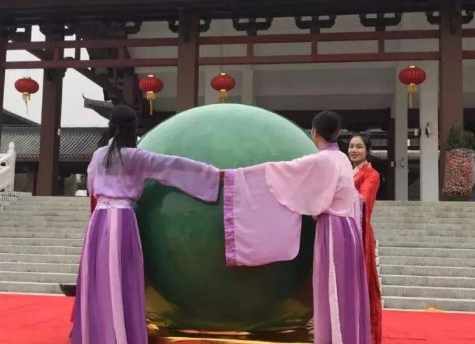 男子挖到6吨重夜明珠,男子挖出价值22亿夜明珠