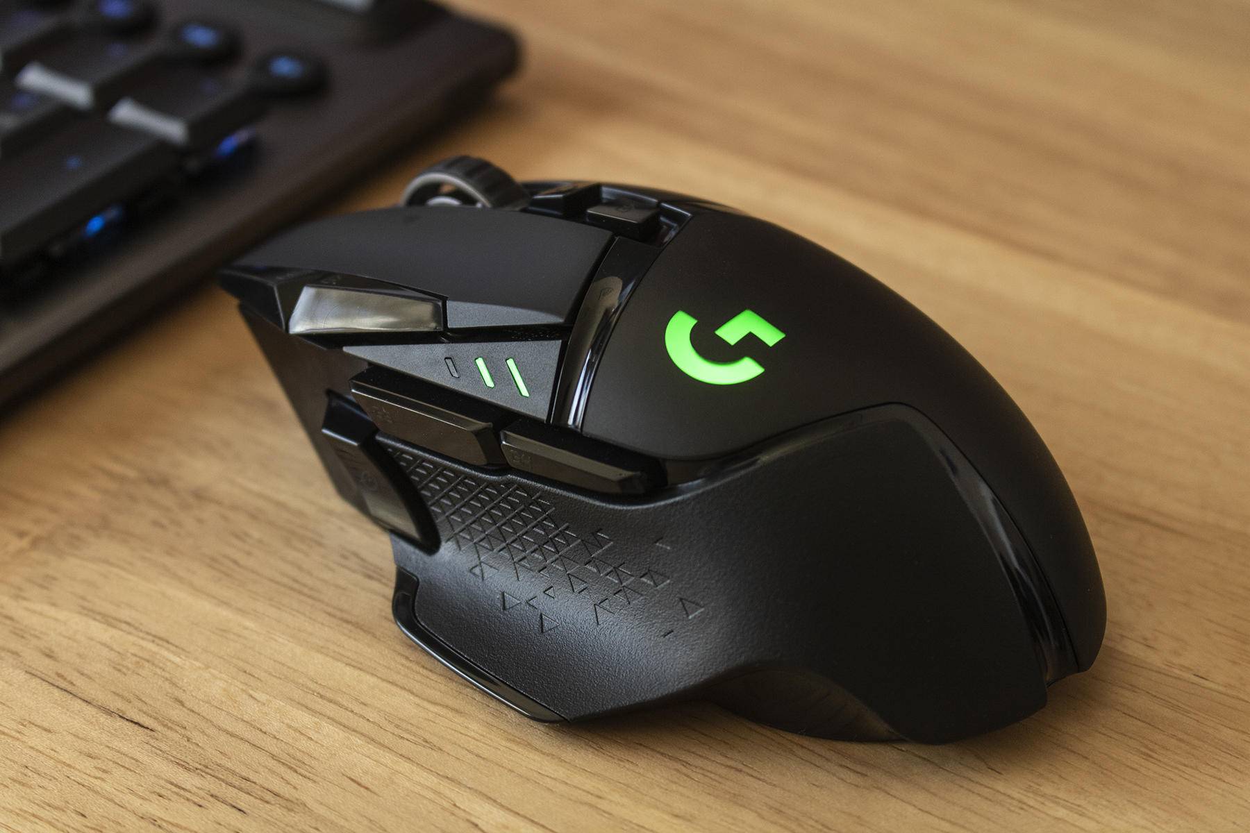 鼠标推荐罗技g502测评,血手幽灵鼠标es52pro对比罗技g502