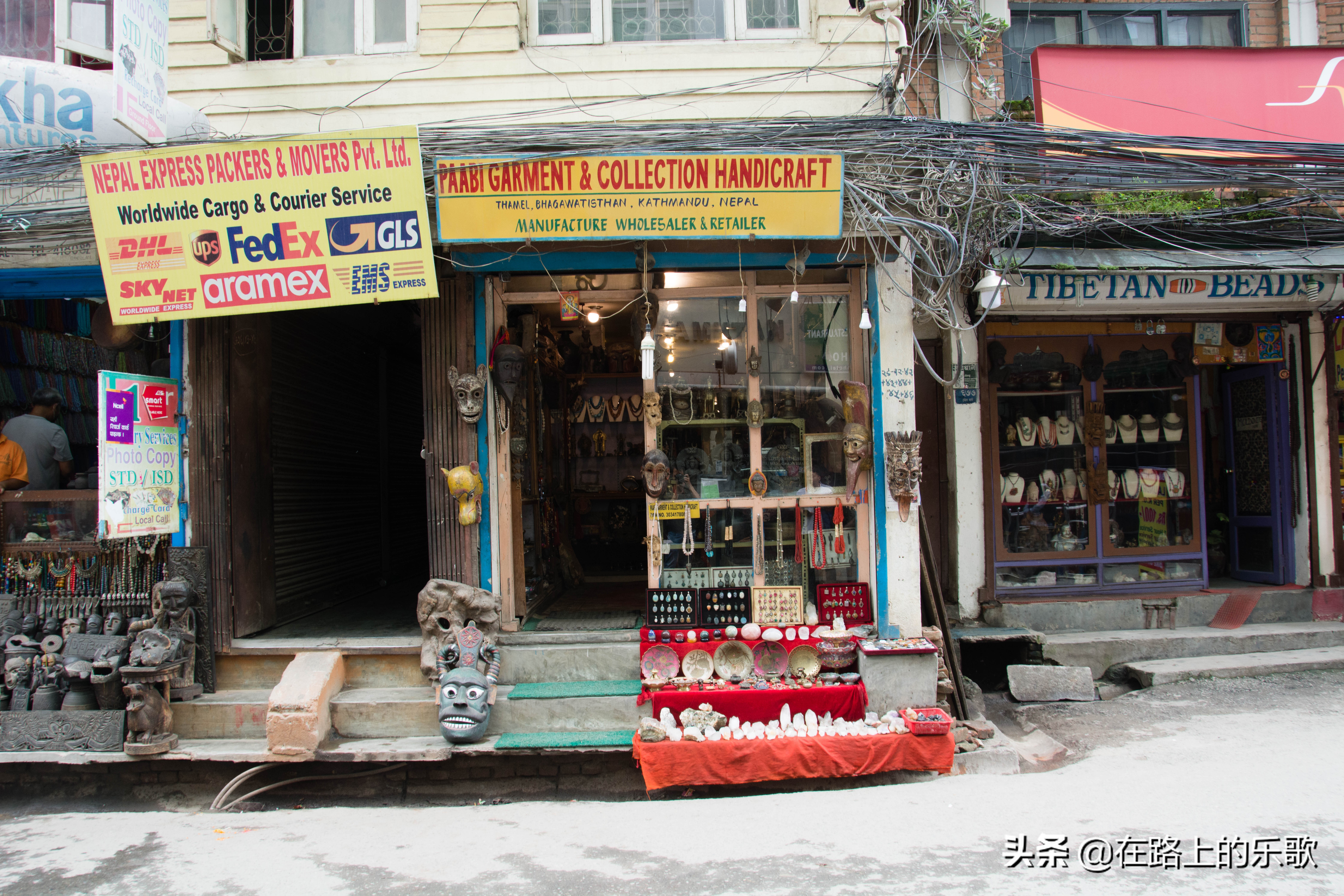 拉萨到尼泊尔从什么地方出境 (拉萨到尼泊尔开放入境了吗)