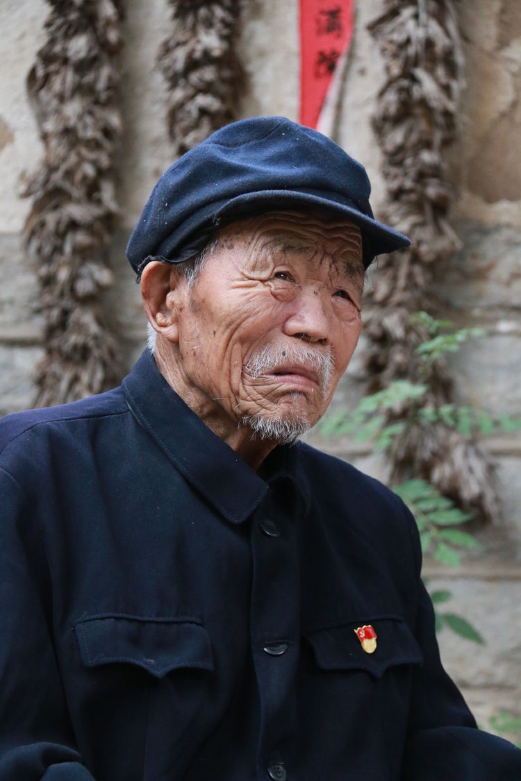 不忘初心牢记使命老党员走访纪实,走访建国前老党员活动