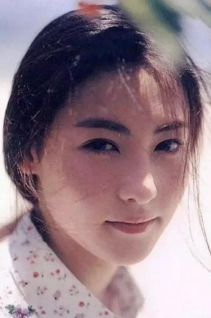 张柏芝多少岁离婚,张柏芝离婚多少岁