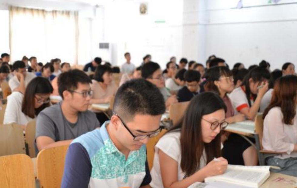 被录取的专业不满意可以转专业吗,被录取调剂了专业想复读怎么处理