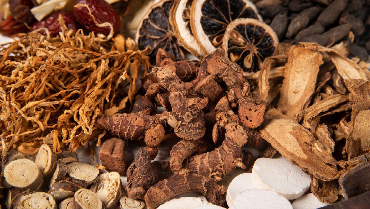 肚子胀脾虚怎么治,肚子胀像有东西顶着