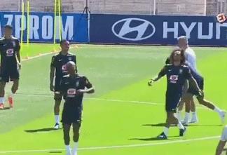 国足过人动作,国足足球过人操作集锦