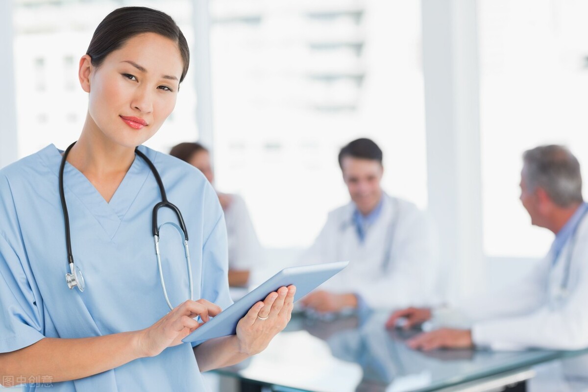 皮肤出现白斑就是白癜风吗,皮肤出现白斑是贫血斑吗