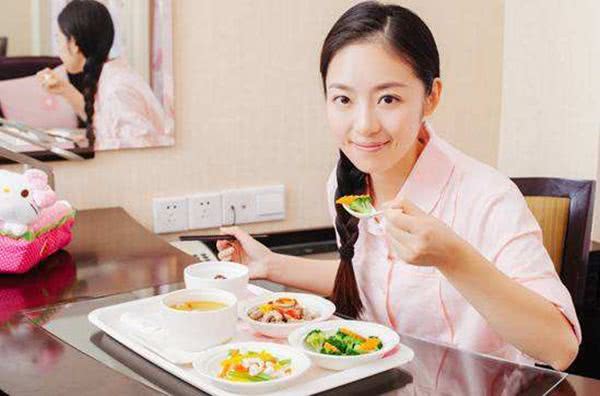 坐月子吃什么才下奶最快,坐月子吃啥下奶最快最好