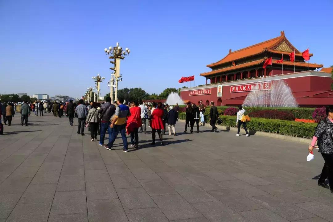 一枚邮票就是一枚时光标本,用一枚邮票讲述一个故事