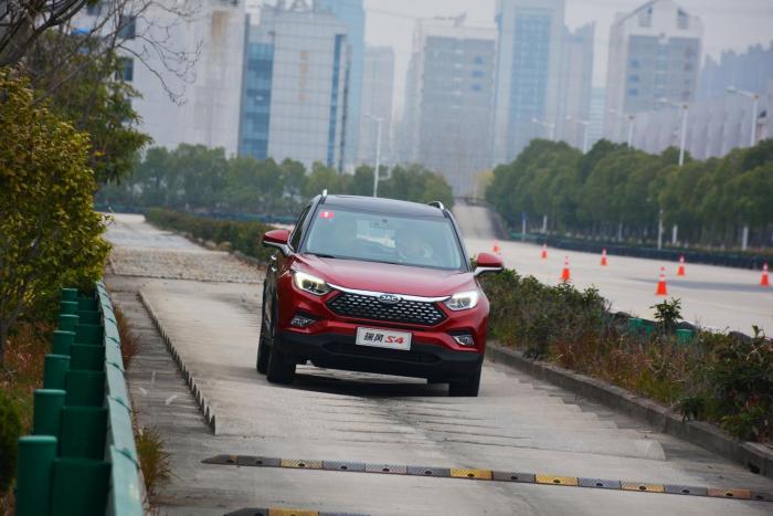 试驾江淮瑞风s4,江淮瑞风s4h1.5t新车多少钱