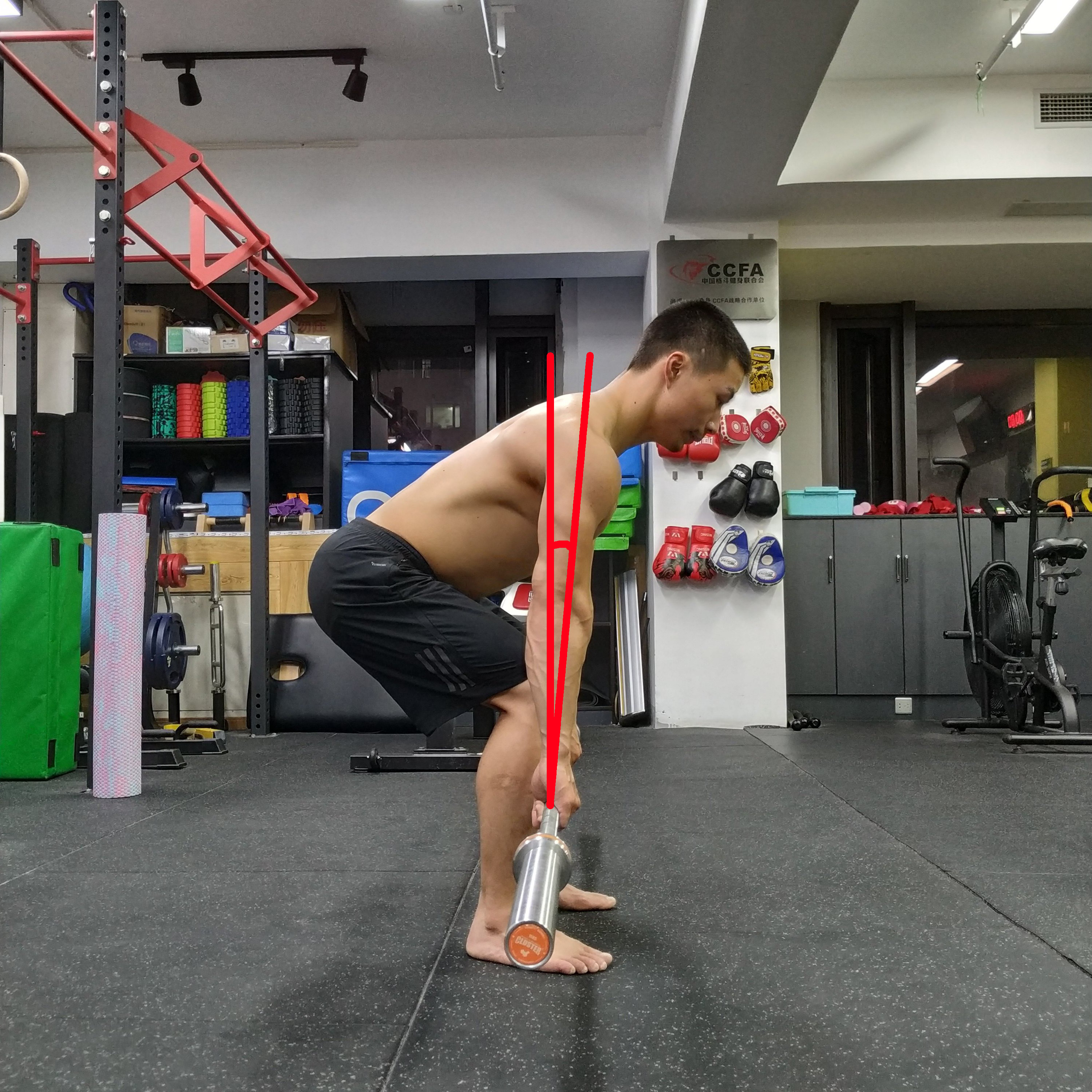 传统硬拉的正确方法,传统硬拉简单一点还是宽距硬拉难