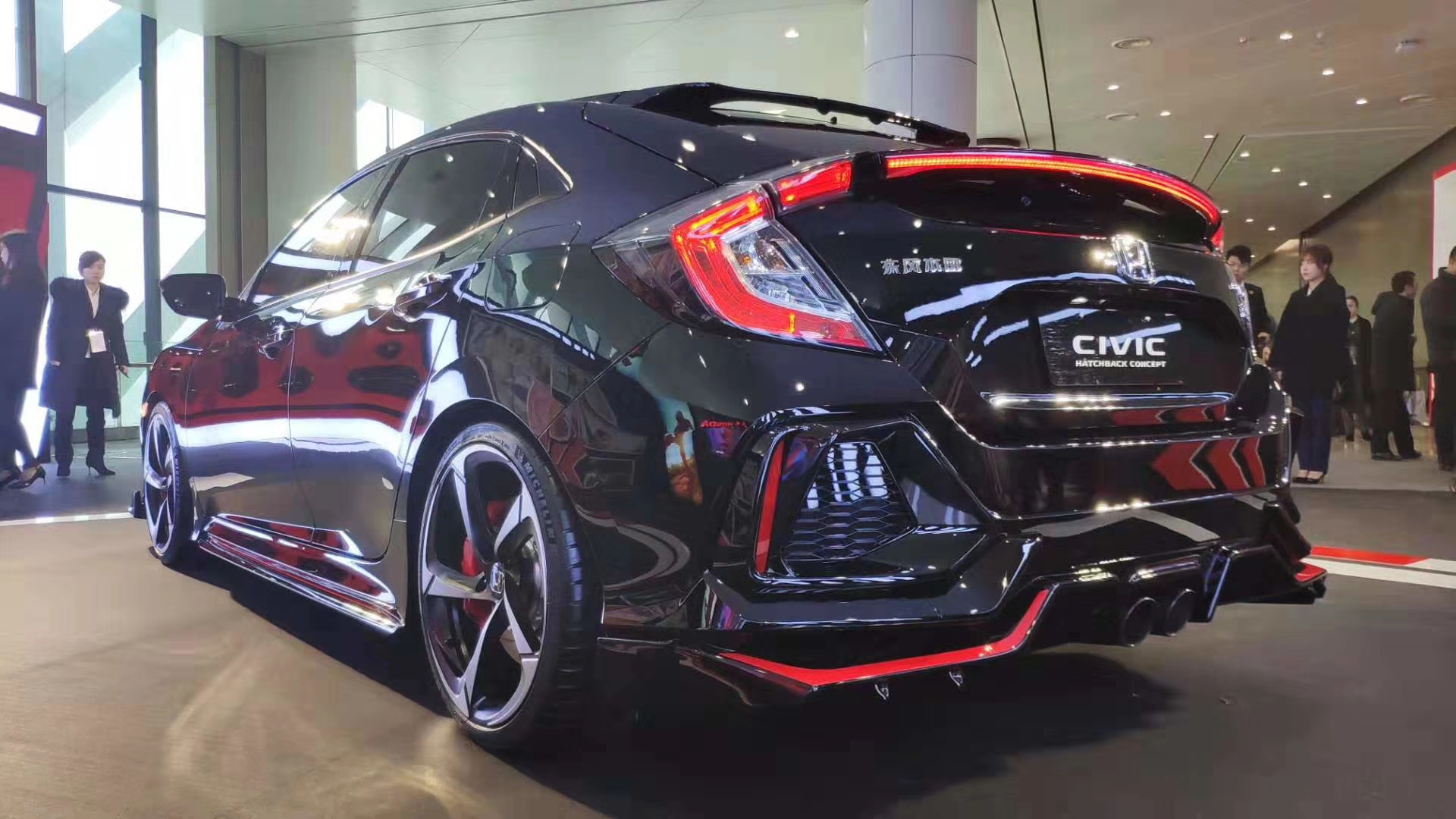 十代思域两厢版帅气视频,十代思域两厢版哪个颜色好看