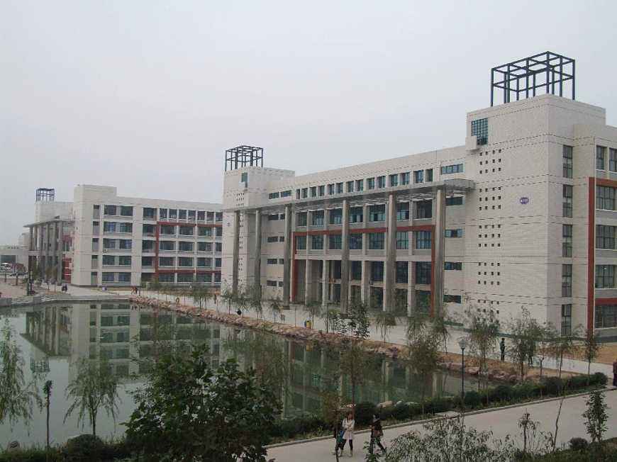 河南新乡学院二本值得上吗,河南新乡单招学校和录取分数线