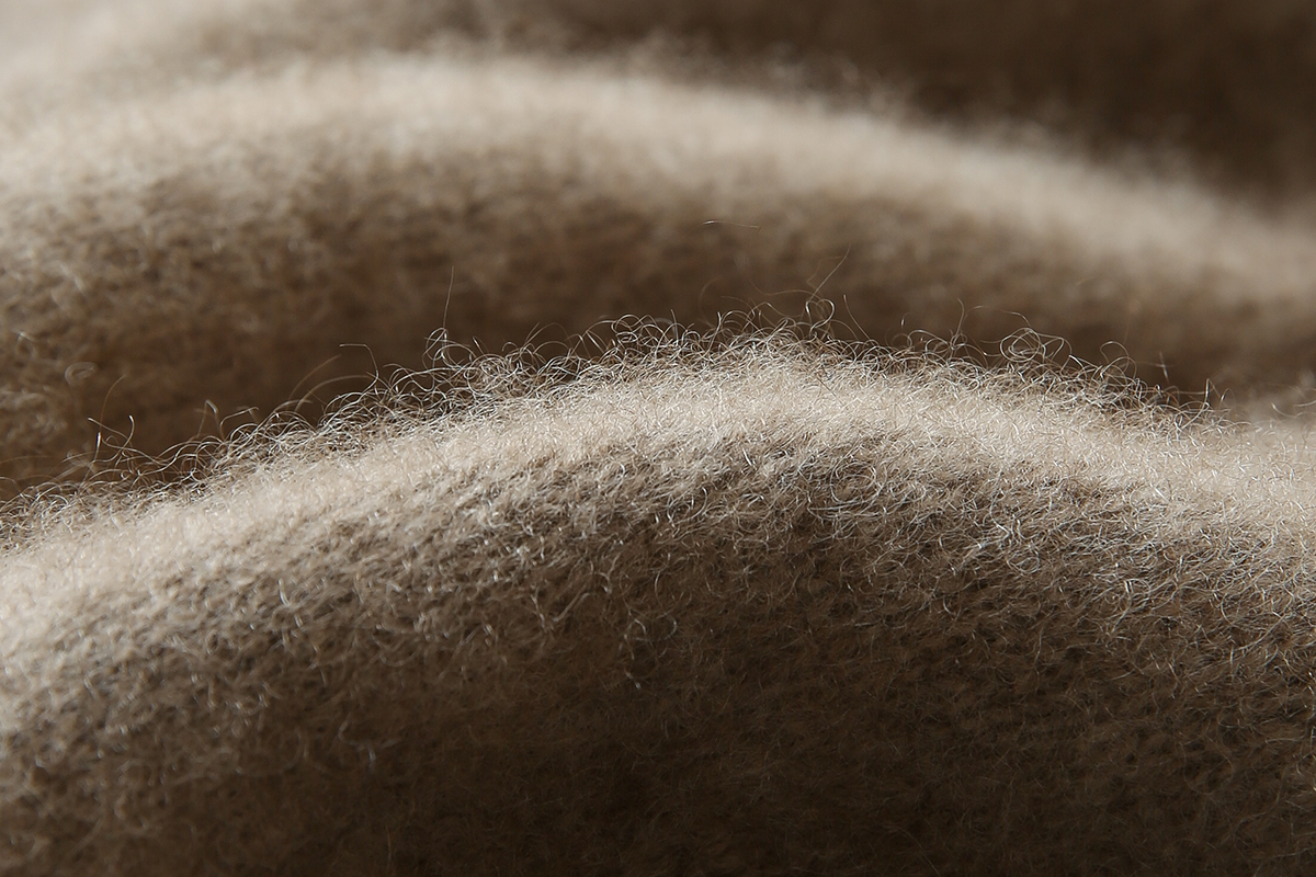 我买的羊绒大衣容易起皱是假的吗,羊绒衫起球是质量不好吗