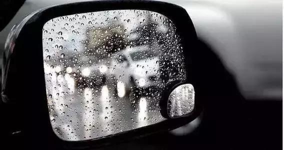 夜间下雨开车看不清楚后视镜,夜间下雨开车看不清后视镜
