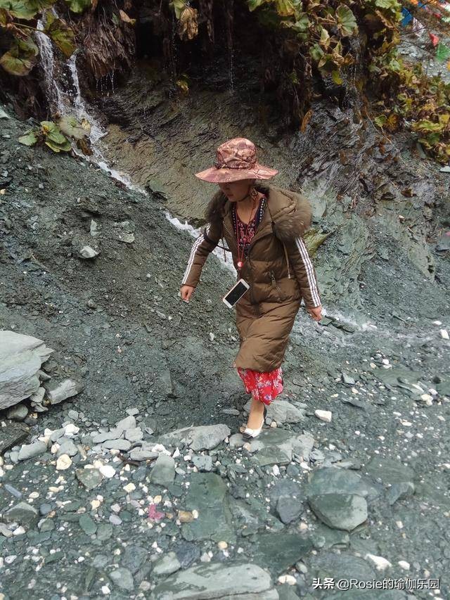 穿高跟鞋膝盖疼痛怎么缓解,穿高跟鞋如何防止脚累疼