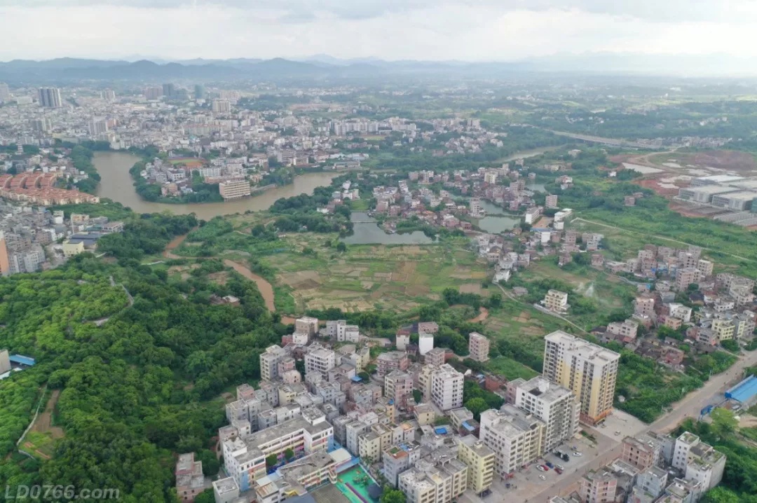 一组“治好强迫症”的航拍图！这里，是附城