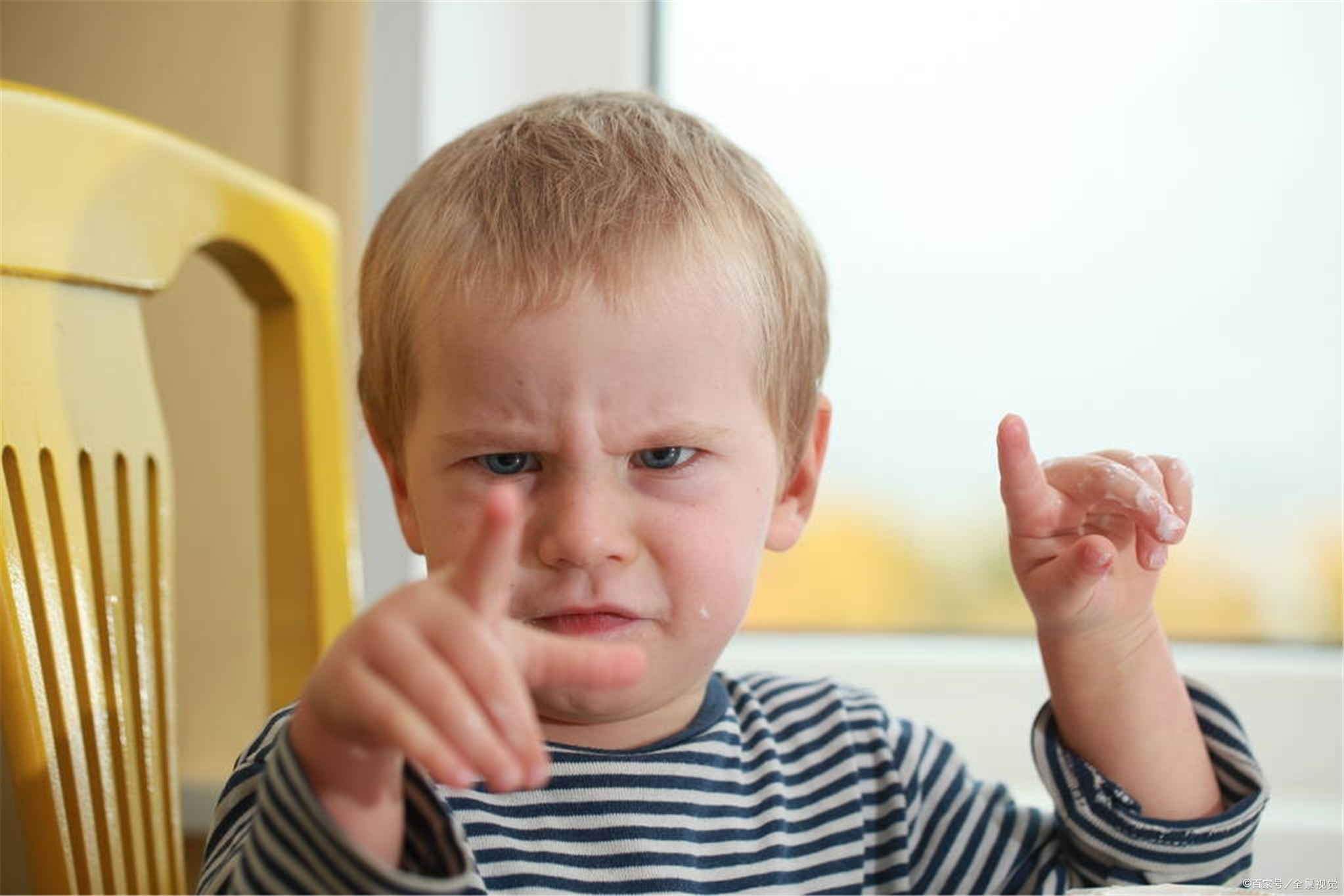 如何判断儿童头疼原因,2岁宝宝头疼有什么表现