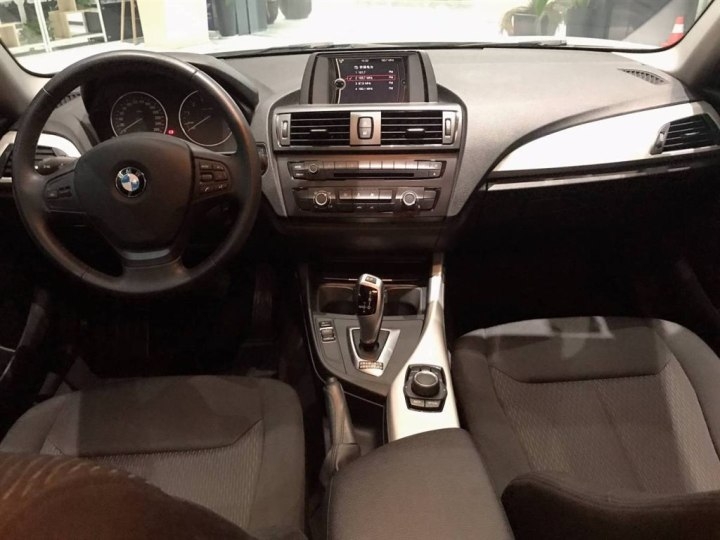 宝马1系小钢炮116,宝马14款116i能插u盘吗