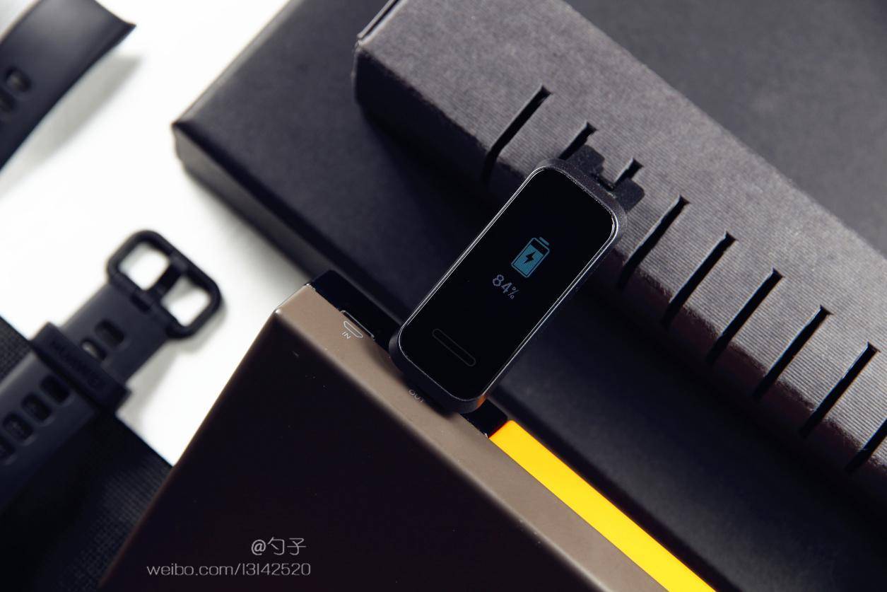 华为手环4和小米手环6哪个好,荣耀手环4和华为手环4有什么区别