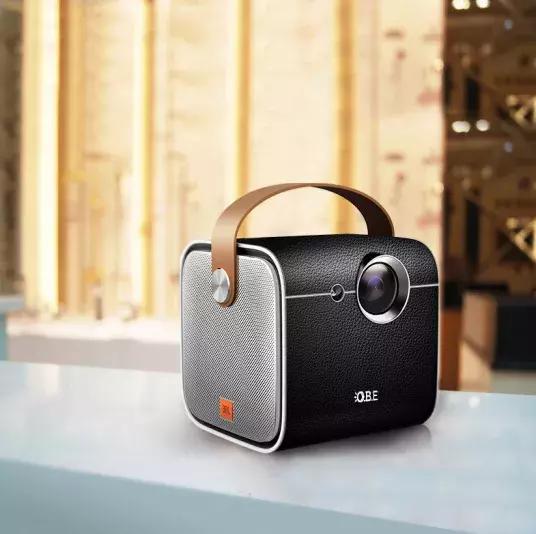 观影神器便携式家用投影仪推荐,智能投影仪家用超高清家庭影院