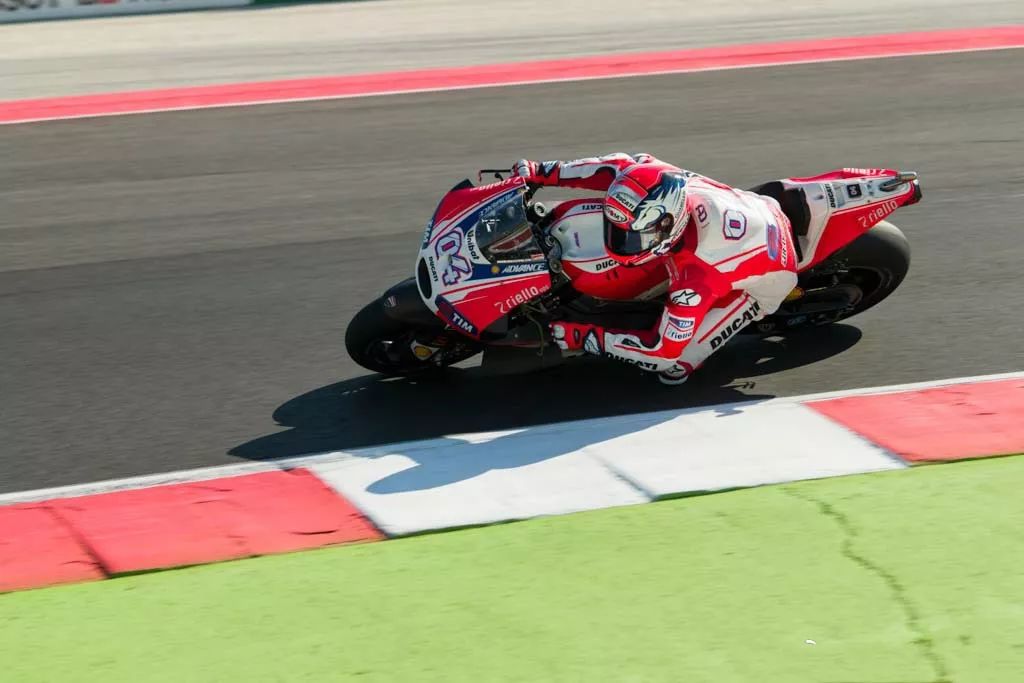 徕卡sl24-70镜头,徕卡sl24-90镜头虚化怎样