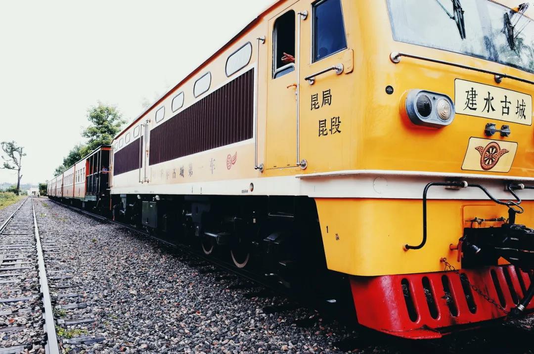 十二月份去云南好玩吗,4月去云南哪里人少景色又好