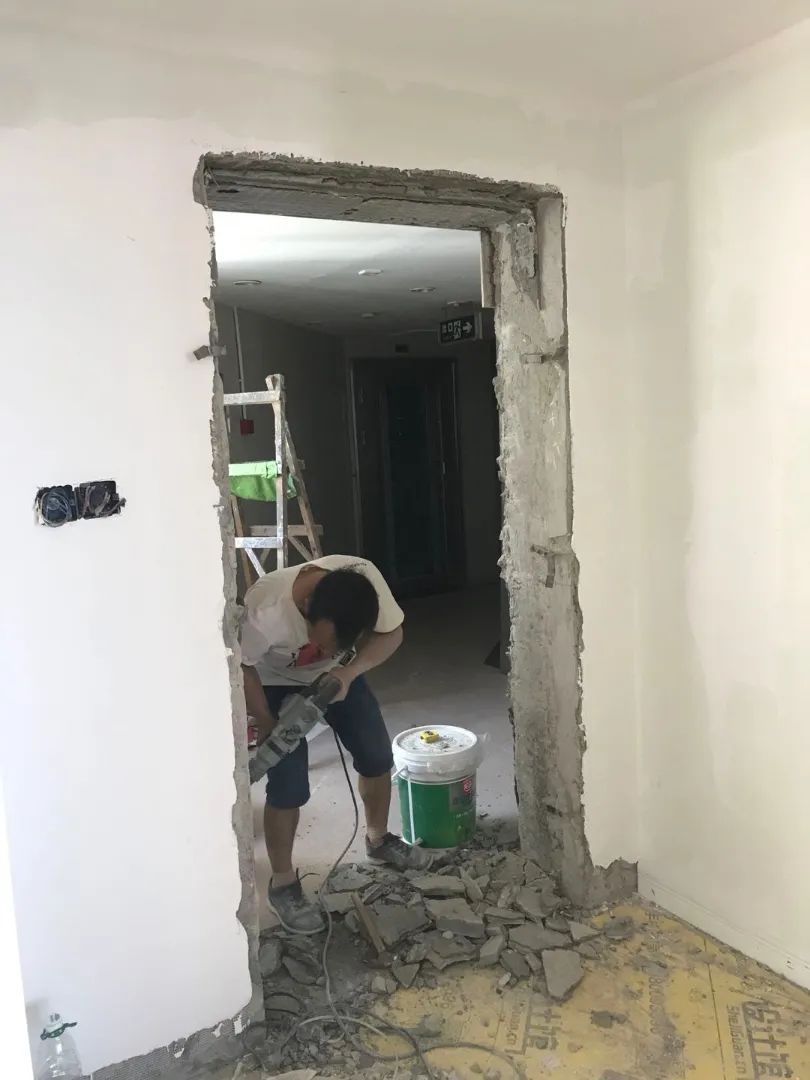 墙面刷腻子的流程注意事项,墙面粉刷刮腻子需要注意什么