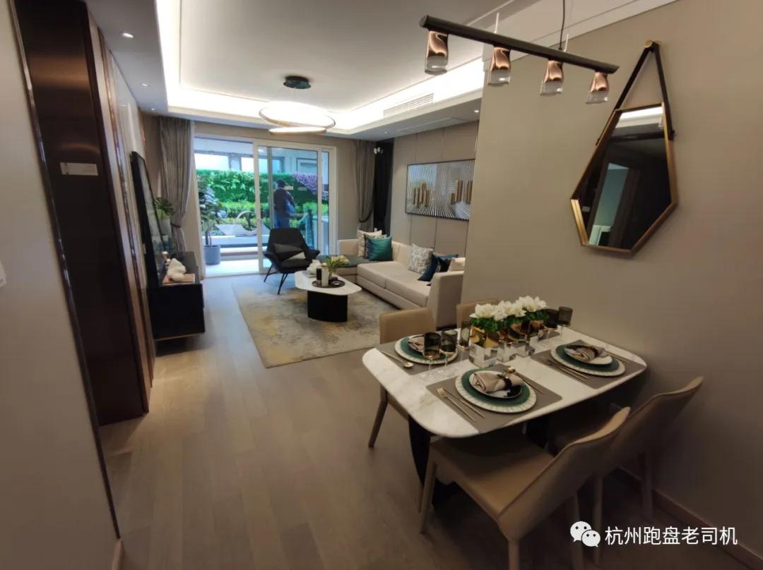 150万买叠墅,临平奥特莱斯洋房