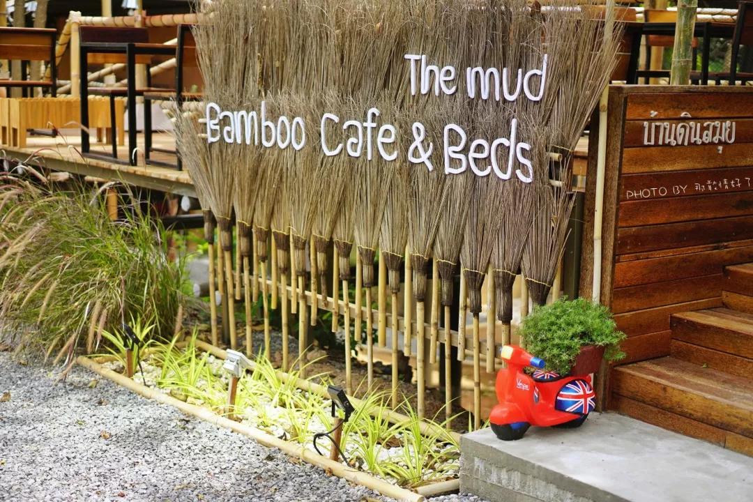 美国艺术家老夫妇定居苏梅岛十年，教游客画垃圾桶，唤醒环保意识