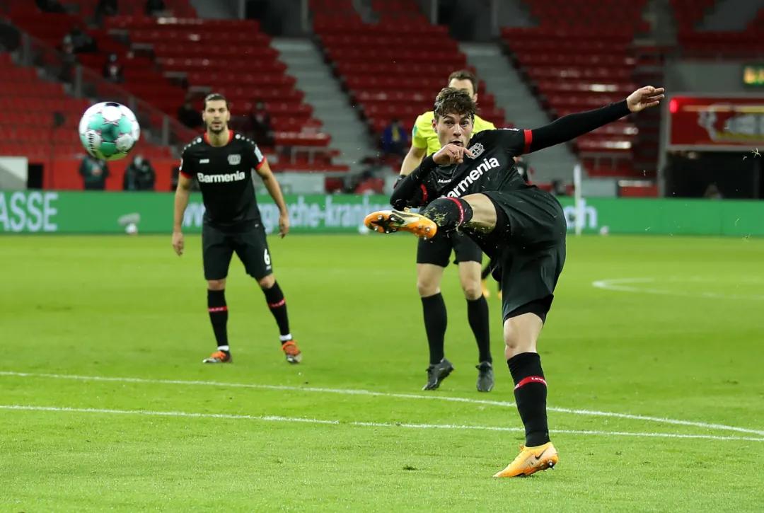 努力的他从来不是水货,这是欧洲最火前锋