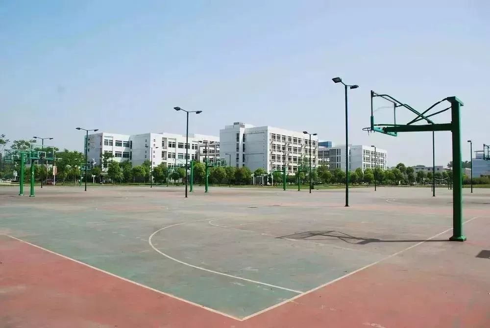 郑州有哪些免费运动场,郑州开放室外运动场地