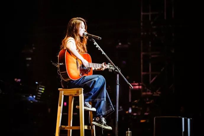 陈绮贞街头接吻后续,陈绮贞分手后新恋情曝光