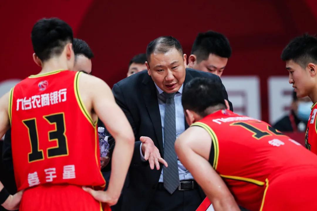 cba球鞋面面观排名,cba球鞋上脚闪击3