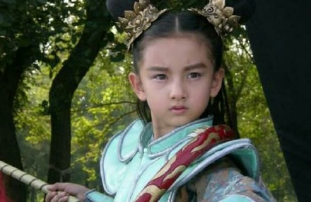 曾黎穿衣打扮图片大全,曾黎戴墨镜西装照片